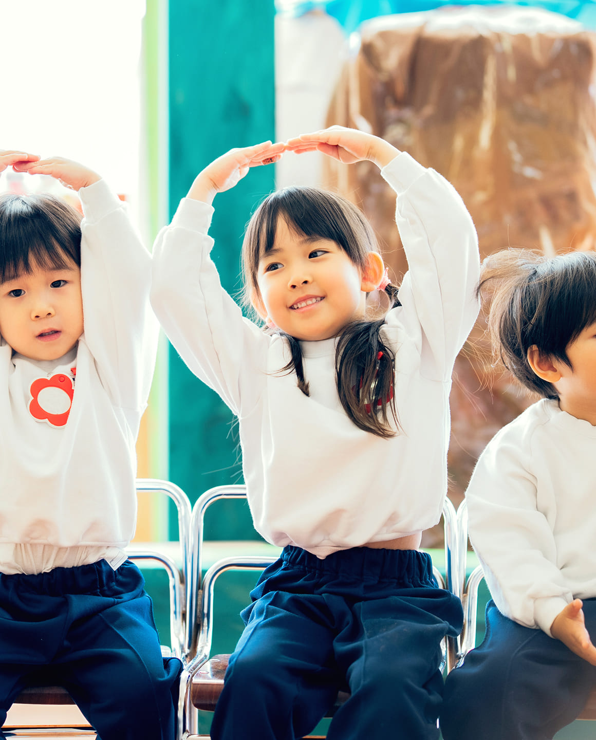 お歌を歌う子どもたち