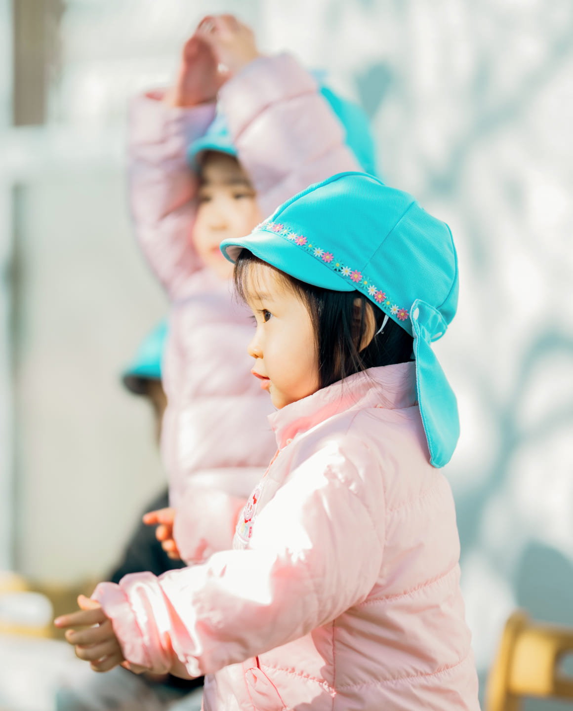 走り回る男の子